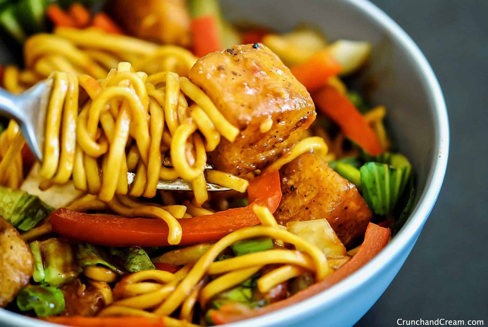 Sweet Chilli Halloumi Noodles Crunch & Cream